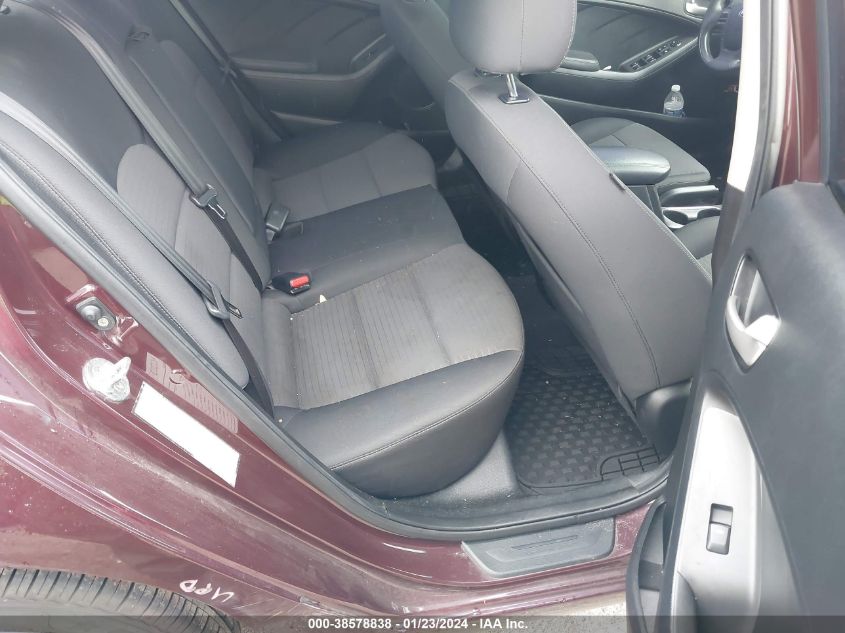 3KPFL4A77JE172300 2018 Kia Forte Lx