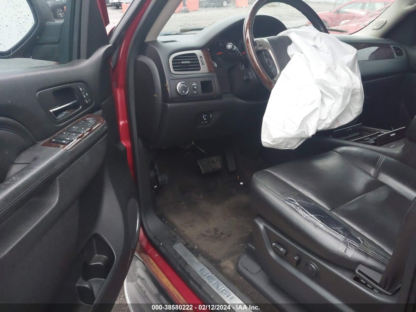 2013 GMC YUKON DENALI - 1GKS1EEF6DR363246