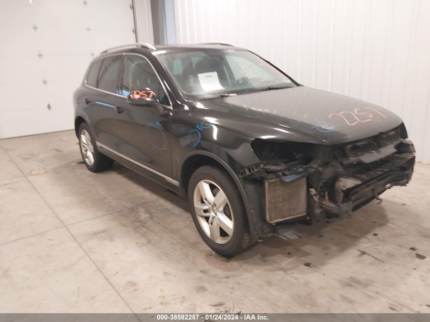 2013 VOLKSWAGEN TOUAREG TDI LUX - WVGEP9BP0DD001336
