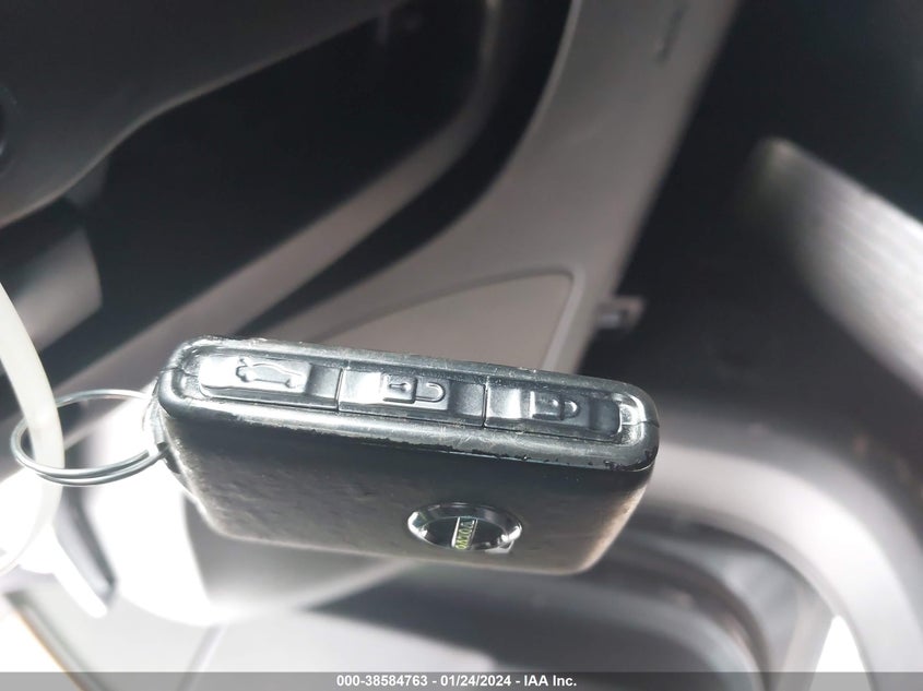 Image 11 of 2019 Volvo XC90  salvage vehicle - Lot #38584763 at IAAI