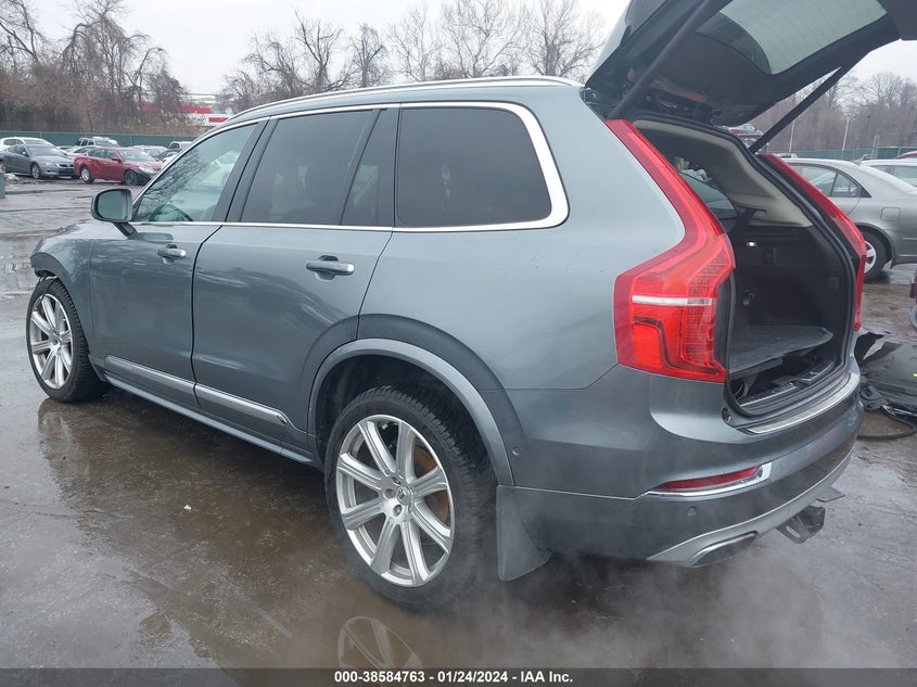 Image 3 of 2019 Volvo XC90  salvage vehicle - Lot #38584763 at IAAI