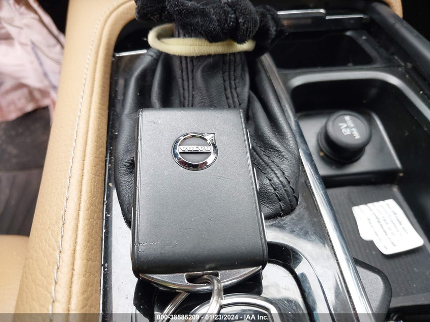 Фото: YV4102CK5J1347247 - 11