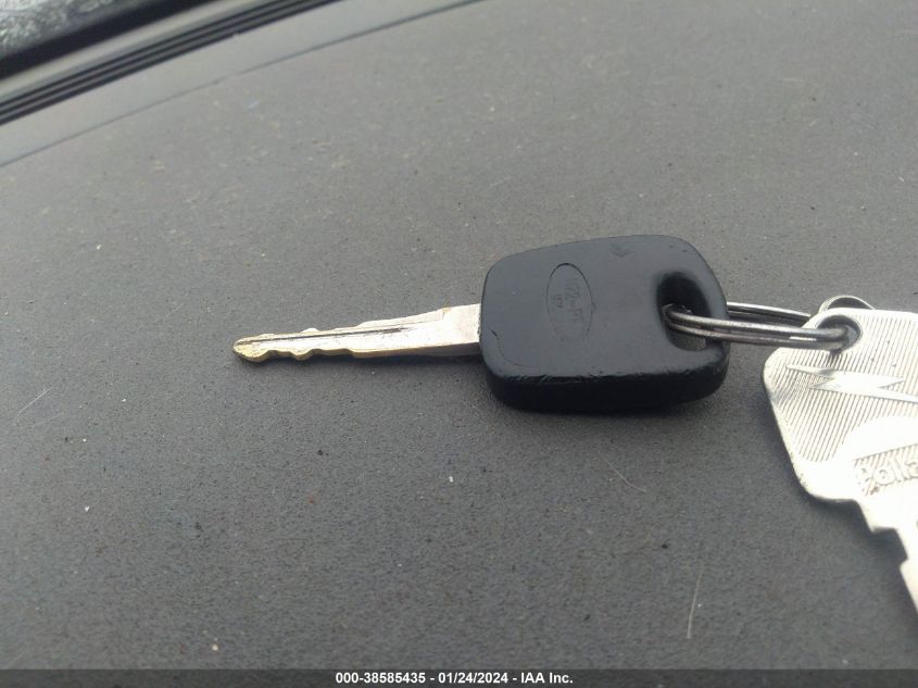 2001 Lincoln Continental VIN: 1LNHM97VX1Y715962 Lot: 38585435