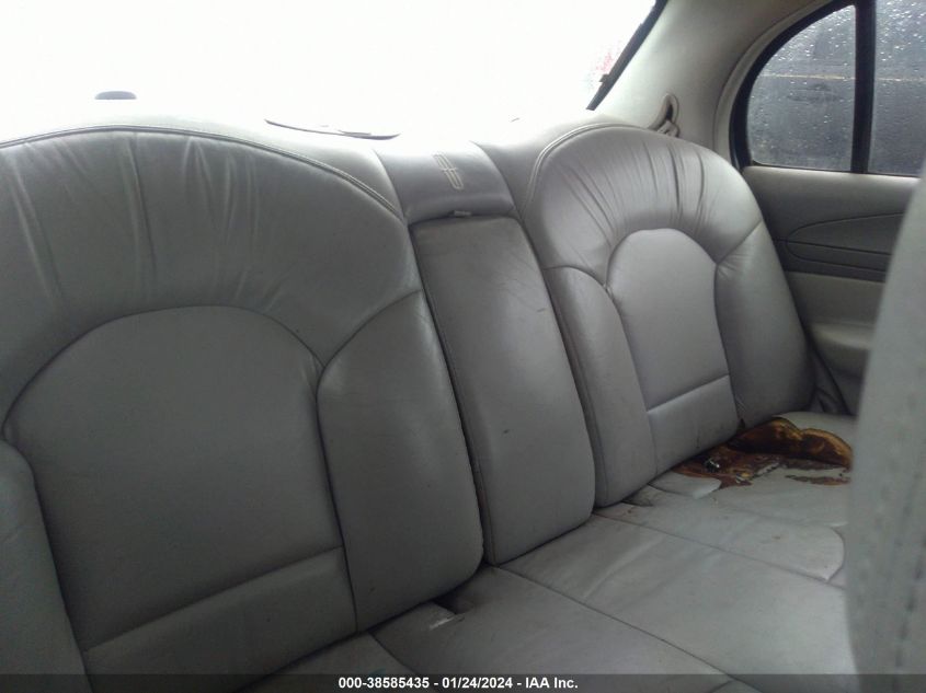 2001 Lincoln Continental VIN: 1LNHM97VX1Y715962 Lot: 38585435