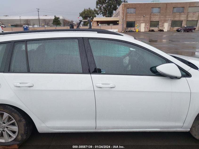 2017 VOLKSWAGEN GOLF SPORTWAGEN TSI S - 3VWA17AUXHM502936