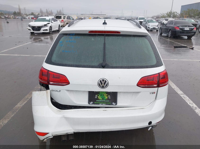 2017 VOLKSWAGEN GOLF SPORTWAGEN TSI S - 3VWA17AUXHM502936