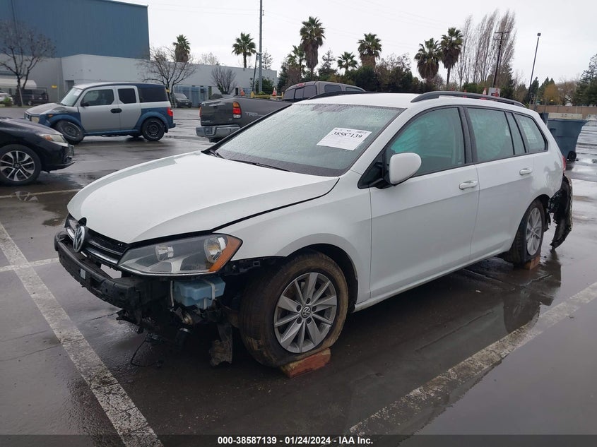 2017 VOLKSWAGEN GOLF SPORTWAGEN TSI S - 3VWA17AUXHM502936