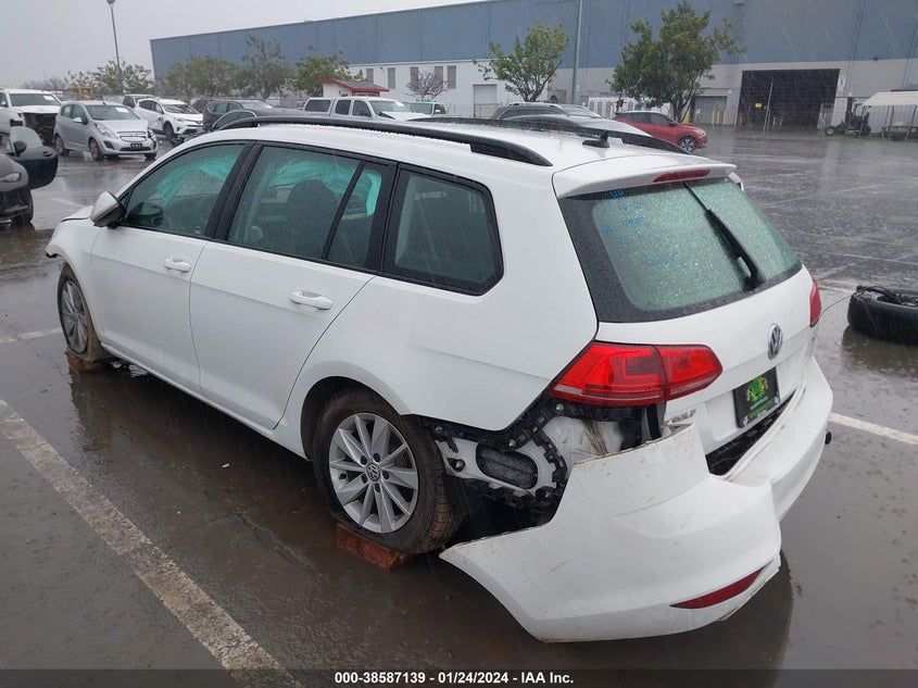 2017 VOLKSWAGEN GOLF SPORTWAGEN TSI S - 3VWA17AUXHM502936