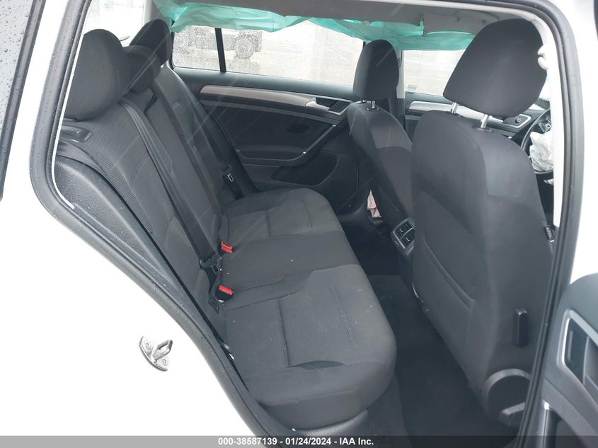 2017 VOLKSWAGEN GOLF SPORTWAGEN TSI S - 3VWA17AUXHM502936