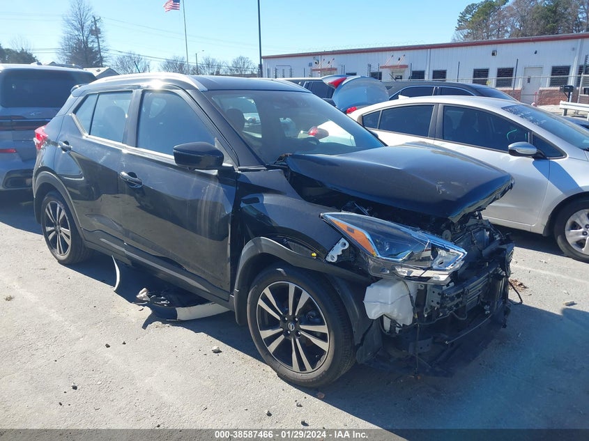 NISSAN KICKS SR XTRONIC CVT 2020