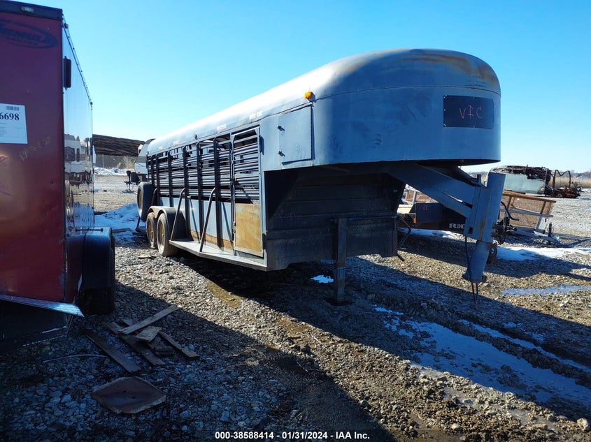 2005 HOMEMADE HORSE TRAILER