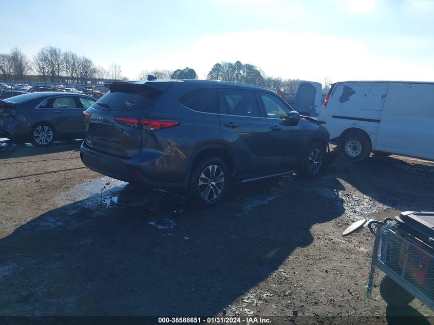 2022 TOYOTA HIGHLANDER XLE VIN: 5TDGZRAH6NS542883