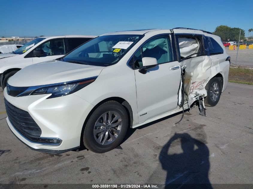 5TDYRKEC0MS034112 2021 TOYOTA SIENNA, photo no. 2