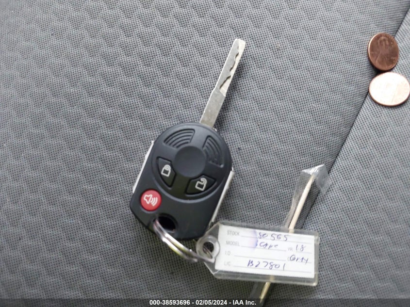 VIN 1FMCU0GD9JUB27801 2018 FORD ESCAPE SE