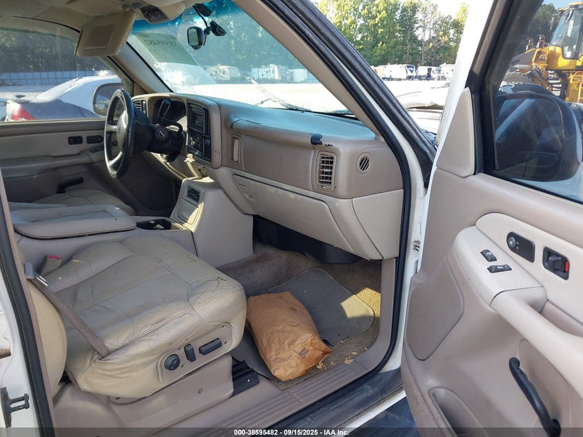 2001 CHEVROLET SUBURBAN auction photo 5