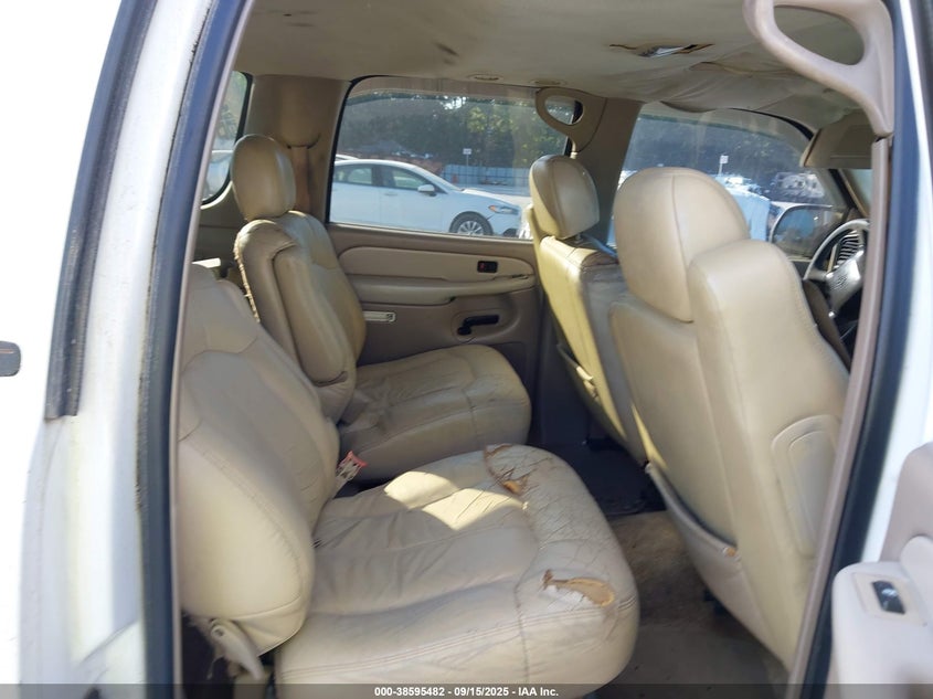2001 CHEVROLET SUBURBAN auction photo 8