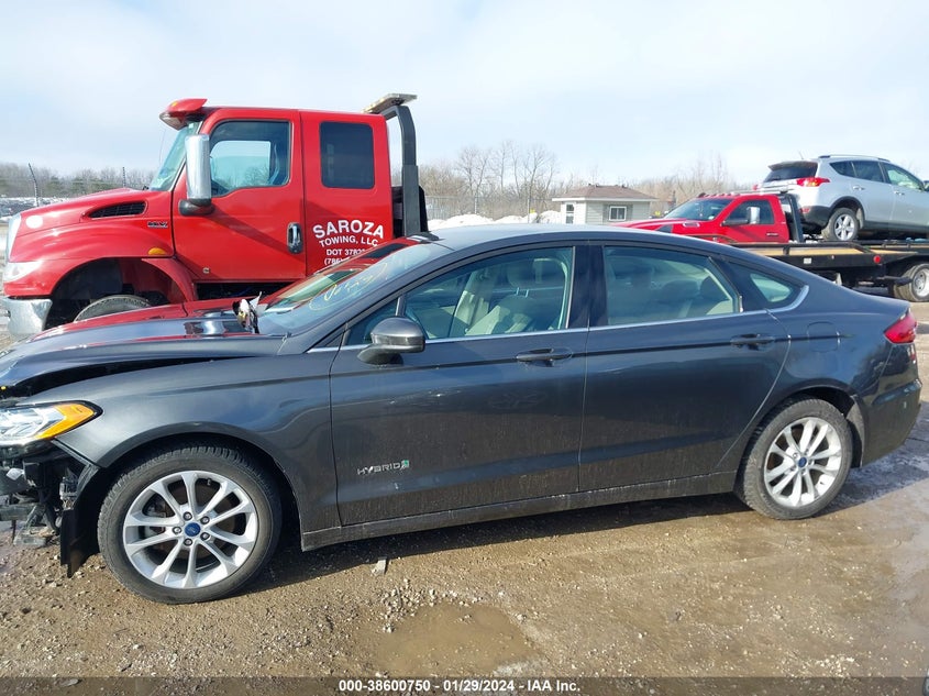 VIN 3FA6P0LU4KR100728 2019 FORD FUSION HYBRID SE
