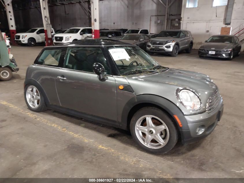 2010 Mini Cooper VIN: WMWMF3C57ATZ27812 Lot: 38601927