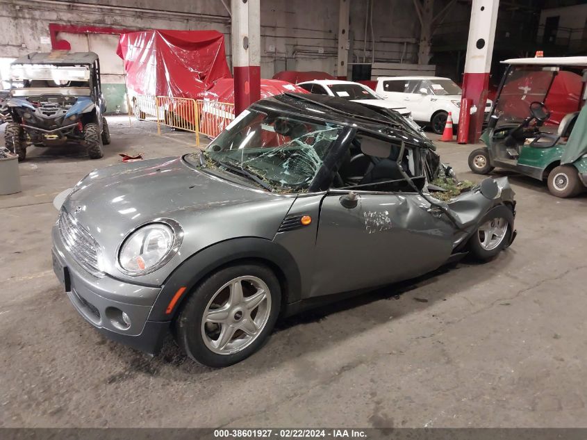 2010 Mini Cooper VIN: WMWMF3C57ATZ27812 Lot: 38601927