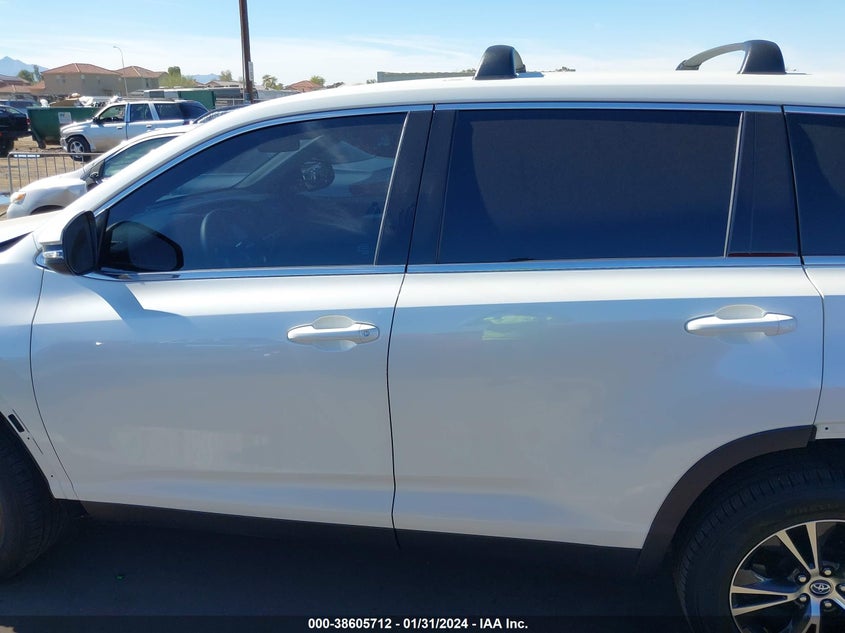 2019 TOYOTA HIGHLANDER LE VIN: 5TDZZRFH2KS311301