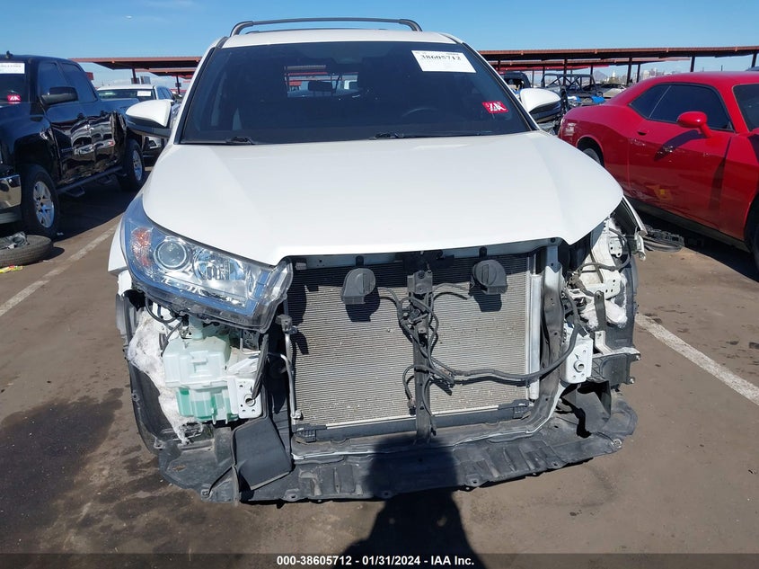 2019 TOYOTA HIGHLANDER LE VIN: 5TDZZRFH2KS311301