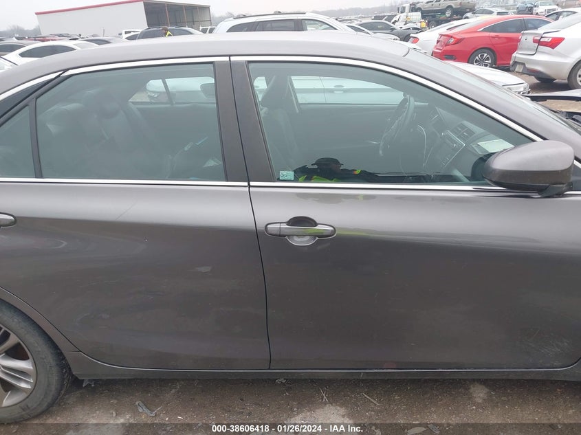 Image 13 of 2017 Toyota Camry  salvage vehicle - Lot #38606418 at IAAI