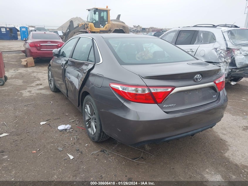 Image 3 of 2017 Toyota Camry  salvage vehicle - Lot #38606418 at IAAI