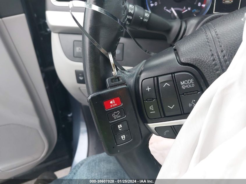 2019 Toyota Highlander Xle VIN: 5TDKZRFH4KS318087 Lot: 38607028