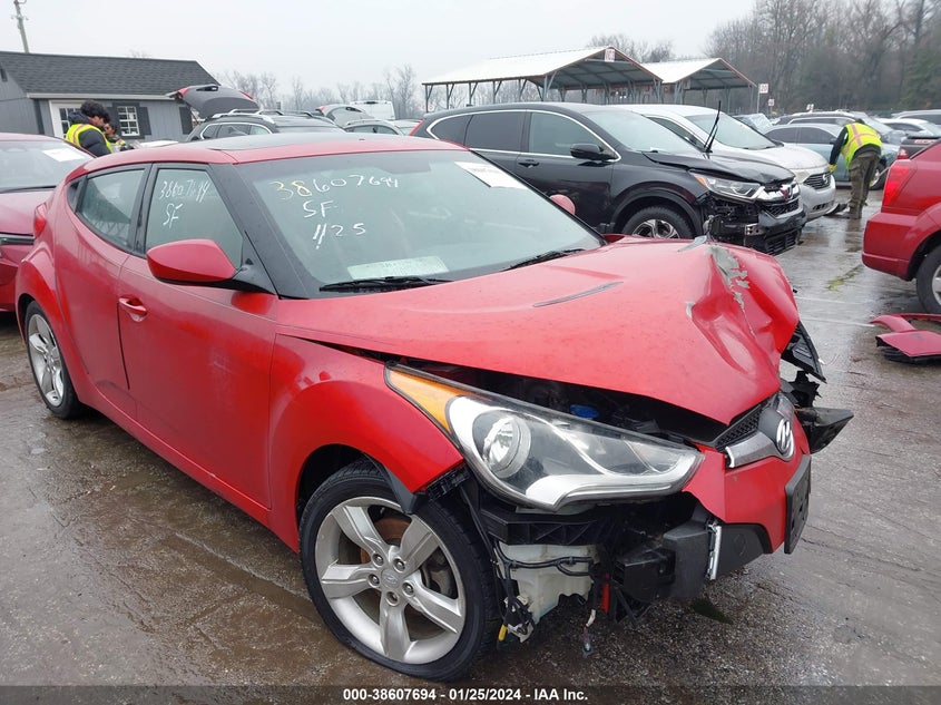 2014 Hyundai Veloster Base W/Red VIN: KMHTC6AD0EU216032 Lot: 38607694