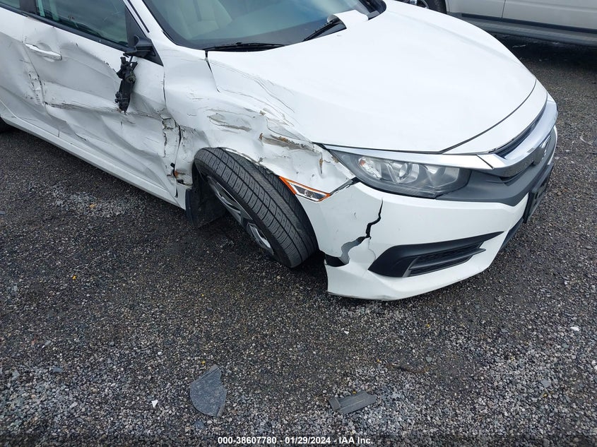 VIN 2HGFC2F5XJH532970 2018 HONDA CIVIC LX