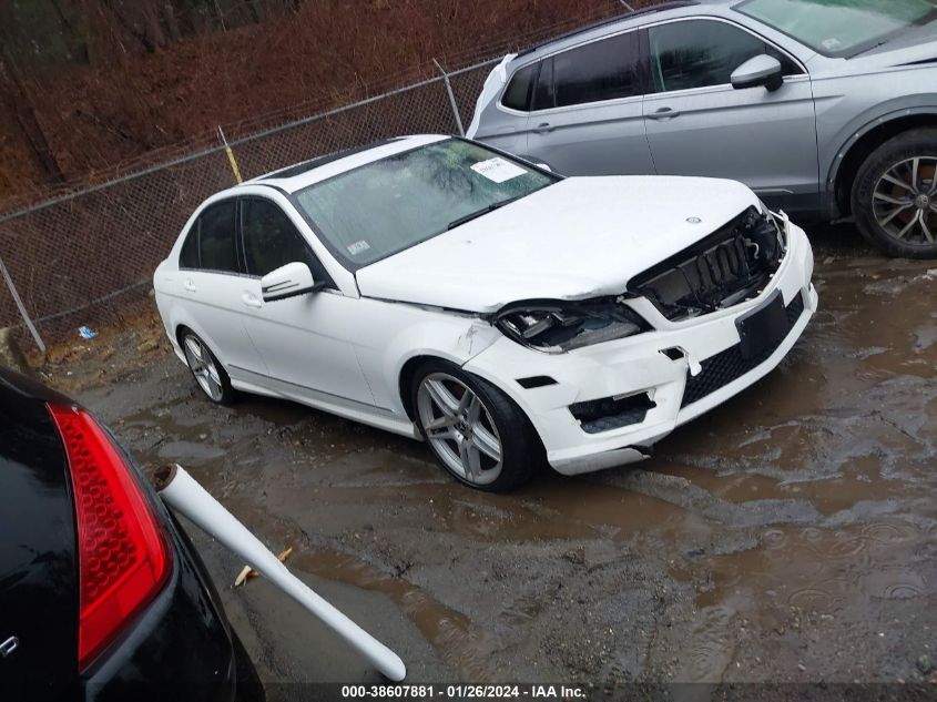 2013 Mercedes-Benz C 300 Luxury 4Matic/Sport 4Matic VIN: WDDGF8AB0DR247537 Lot: 38607881