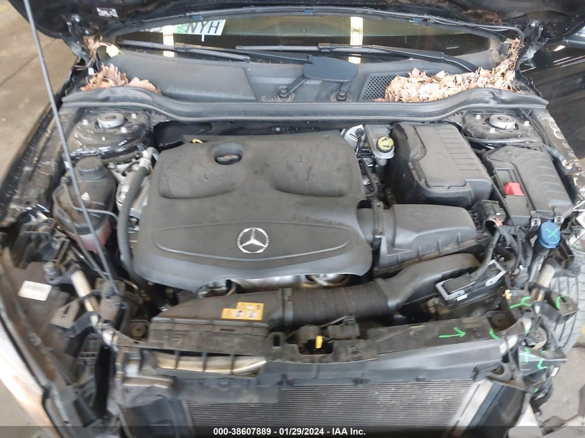 2018 MERCEDES-BENZ GLA VIN: WDCTG4GB1JJ406527