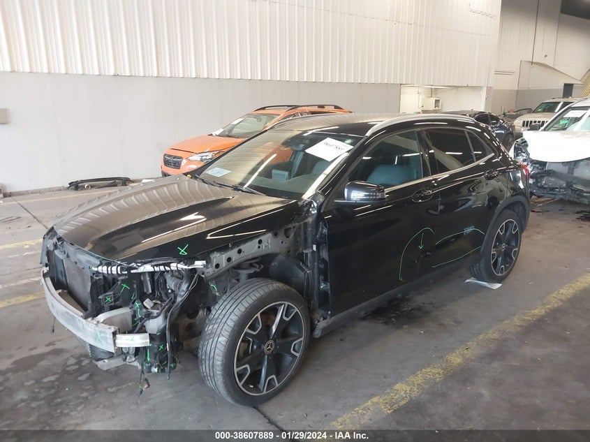 2018 MERCEDES-BENZ GLA VIN: WDCTG4GB1JJ406527