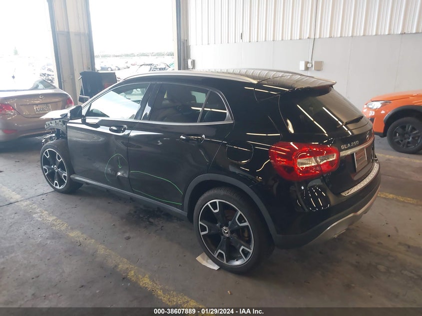 2018 MERCEDES-BENZ GLA VIN: WDCTG4GB1JJ406527