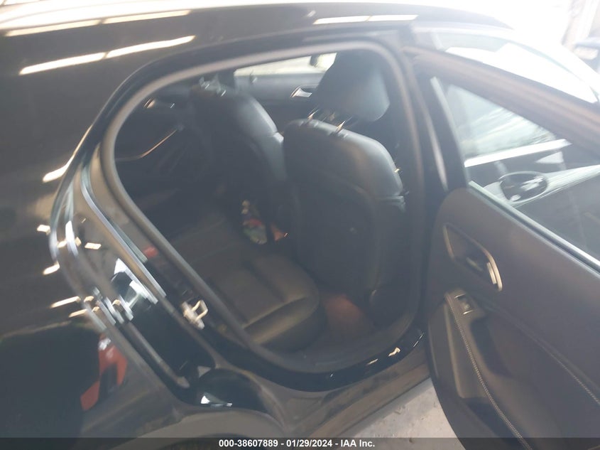 2018 MERCEDES-BENZ GLA VIN: WDCTG4GB1JJ406527