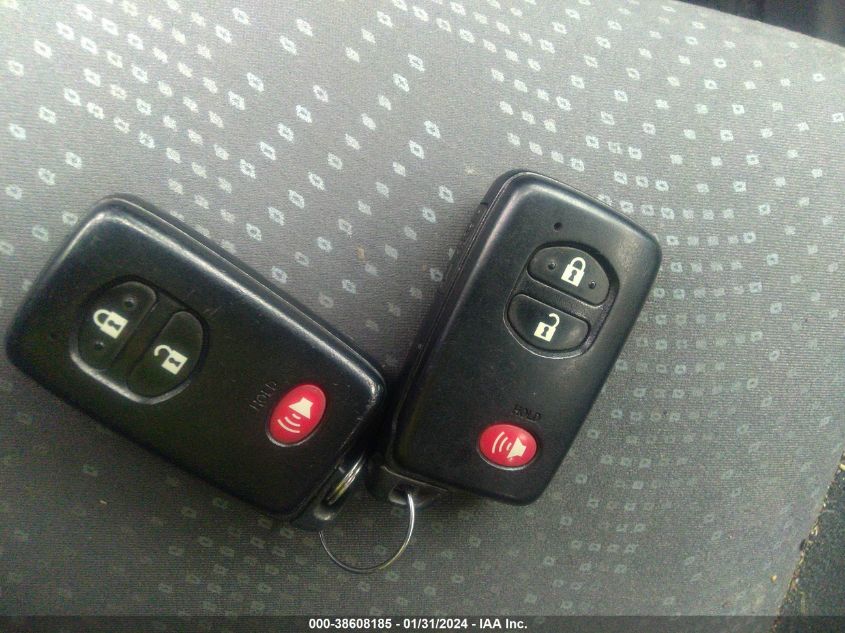 2013 Toyota Prius V Three VIN: JTDZN3EU8D3282608 Lot: 38608185