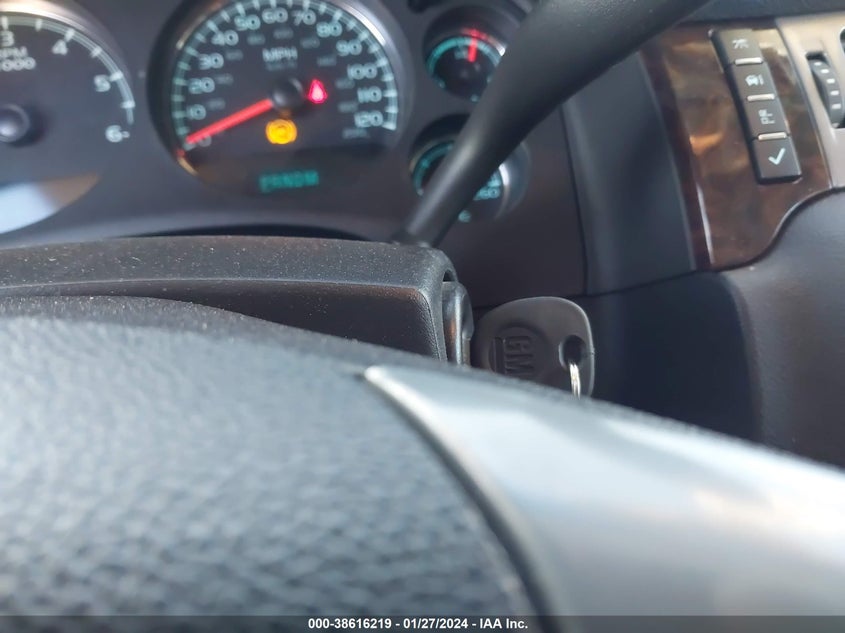 2011 GMC Yukon Xl 1500 Denali VIN: 1GKS2MEF9BR221543 Lot: 38616219