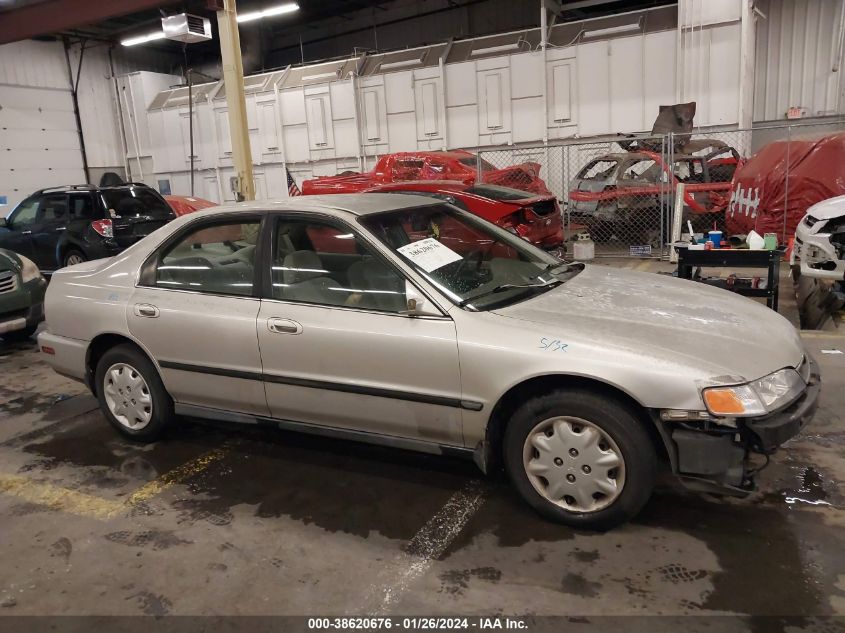 1996 Honda Accord Lx/Ex VIN: 1HGCD5632TA158274 Lot: 38620676