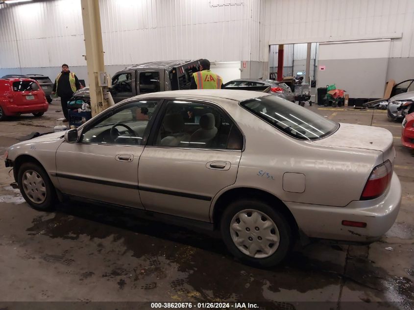 1996 Honda Accord Lx/Ex VIN: 1HGCD5632TA158274 Lot: 38620676