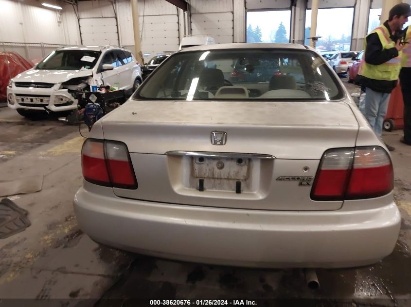 1996 Honda Accord Lx/Ex VIN: 1HGCD5632TA158274 Lot: 38620676