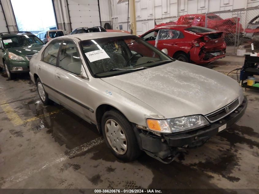 1996 Honda Accord Lx/Ex VIN: 1HGCD5632TA158274 Lot: 38620676