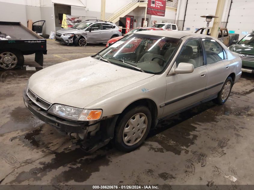 1996 Honda Accord Lx/Ex VIN: 1HGCD5632TA158274 Lot: 38620676