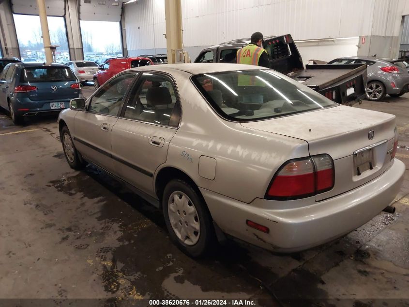 1996 Honda Accord Lx/Ex VIN: 1HGCD5632TA158274 Lot: 38620676