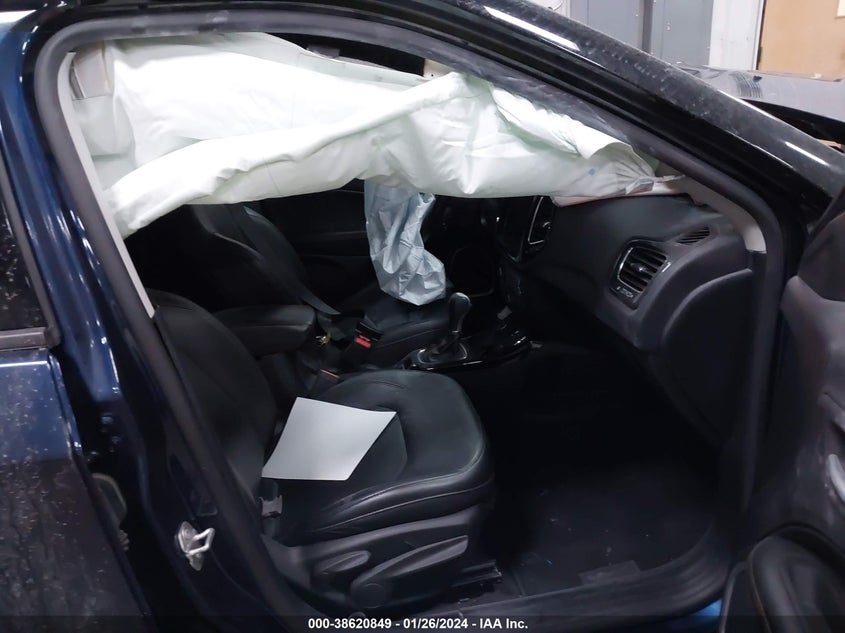 3C4NJDCB1JT163199 2018 Jeep Compass Limited 4X4