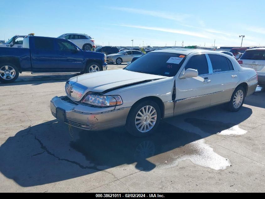 1LNHM82W15Y646370 2005 Lincoln Town Car Signature Limited