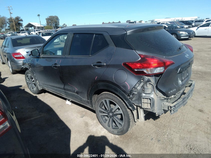 VIN 3N1CP5CU7JL517839 2018 NISSAN KICKS SV