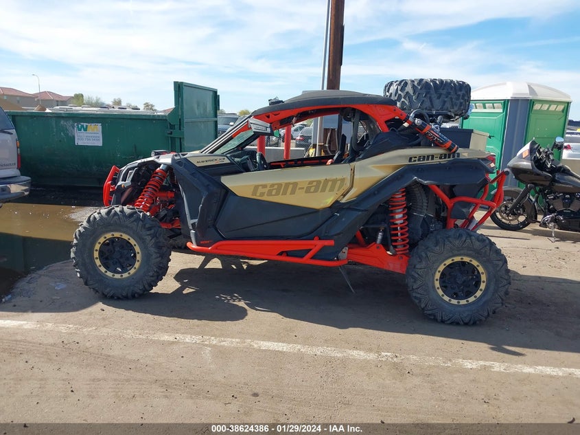 VIN 3JBVXAW24HK001966 2017 CAN-AM MAVERICK X3 X RS TURBO R