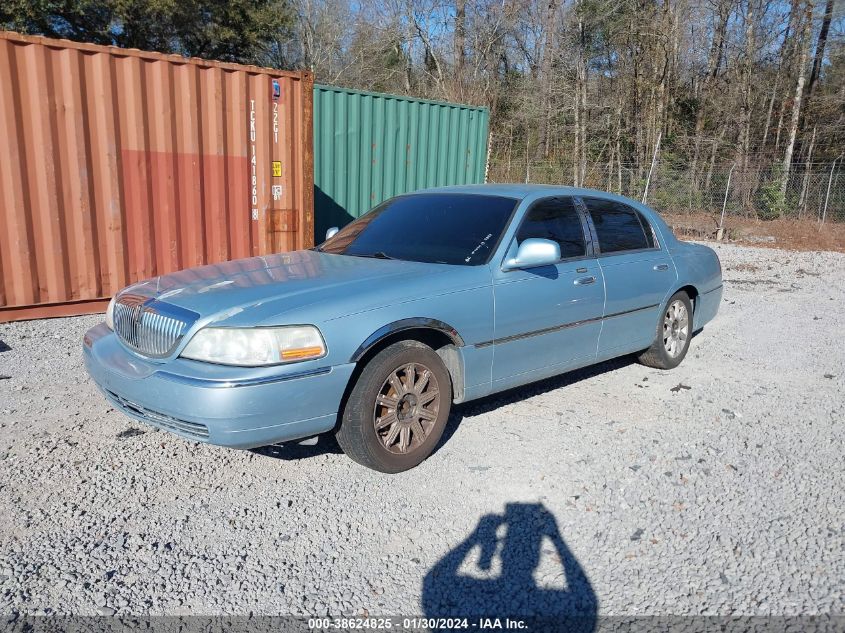 2009 Lincoln Town Car Signature Limited VIN: 2LNHM82V79X632888 Lot: 38624825