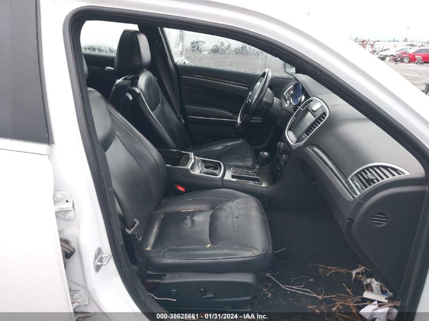 2012 Chrysler 300C VIN: 2C3CCAETXCH136573 Lot: 38625661