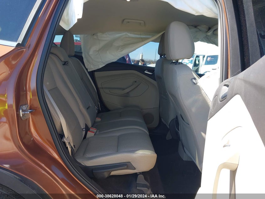VIN 1FMCU0GD9HUE30183 2017 FORD ESCAPE SE